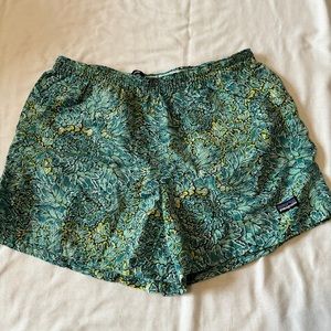 Patagonia Large Baggies Shorts 4” Turquoise Floral